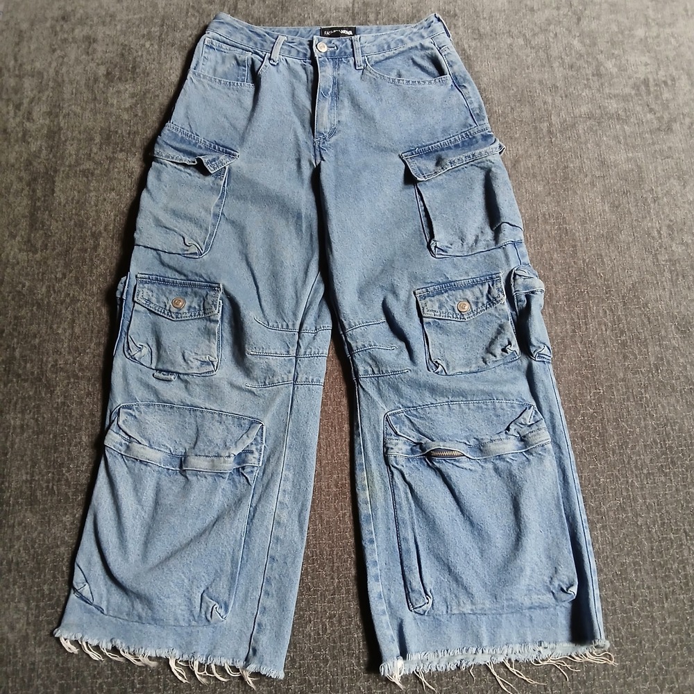 Fashion Nova Women Light Wash Denim Cargo Pants Wide Leg Frayed Hem Size Sm 30"